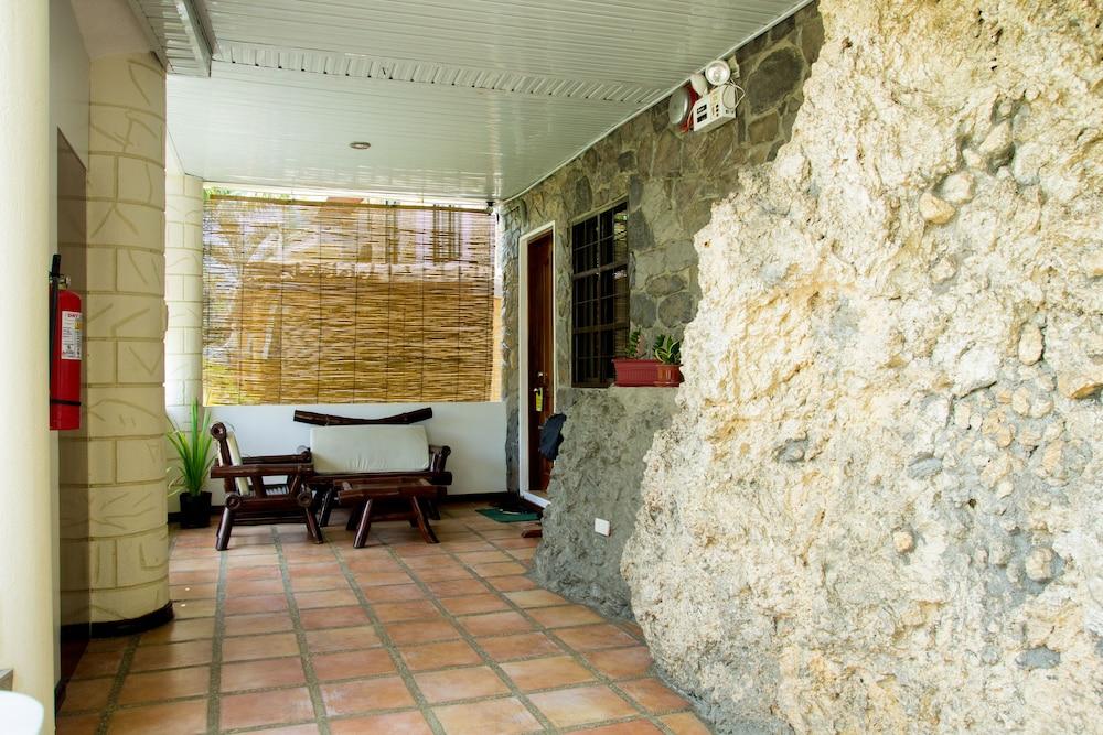 Manoc-Manoc Greenyard Inn מראה חיצוני תמונה